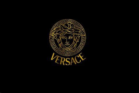 de que pais es versace